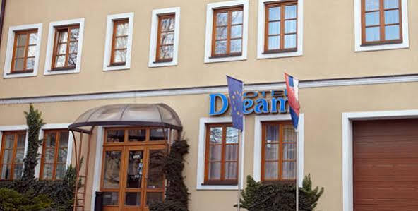 Hotel Dream Trnava Dış mekan fotoğraf